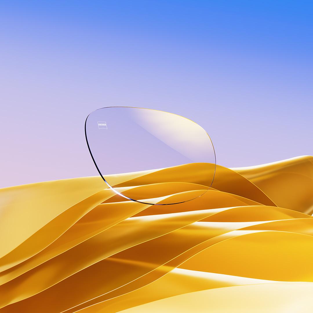 Immagine di ZEISS DuraVision Gold UV con un riflesso residuo dorato.