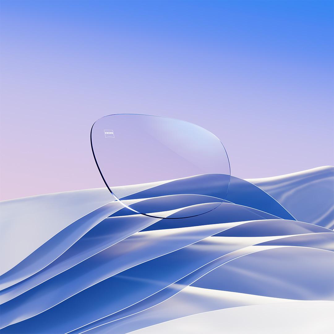 Immagine di ZEISS DuraVision Silver UV con un riflesso residuo blu artico.