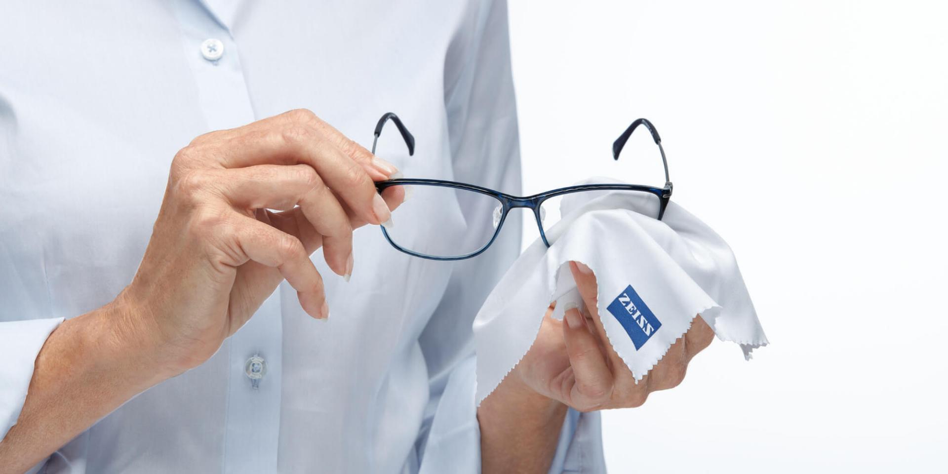 Come prendersi cura delle proprie lenti per occhiali?