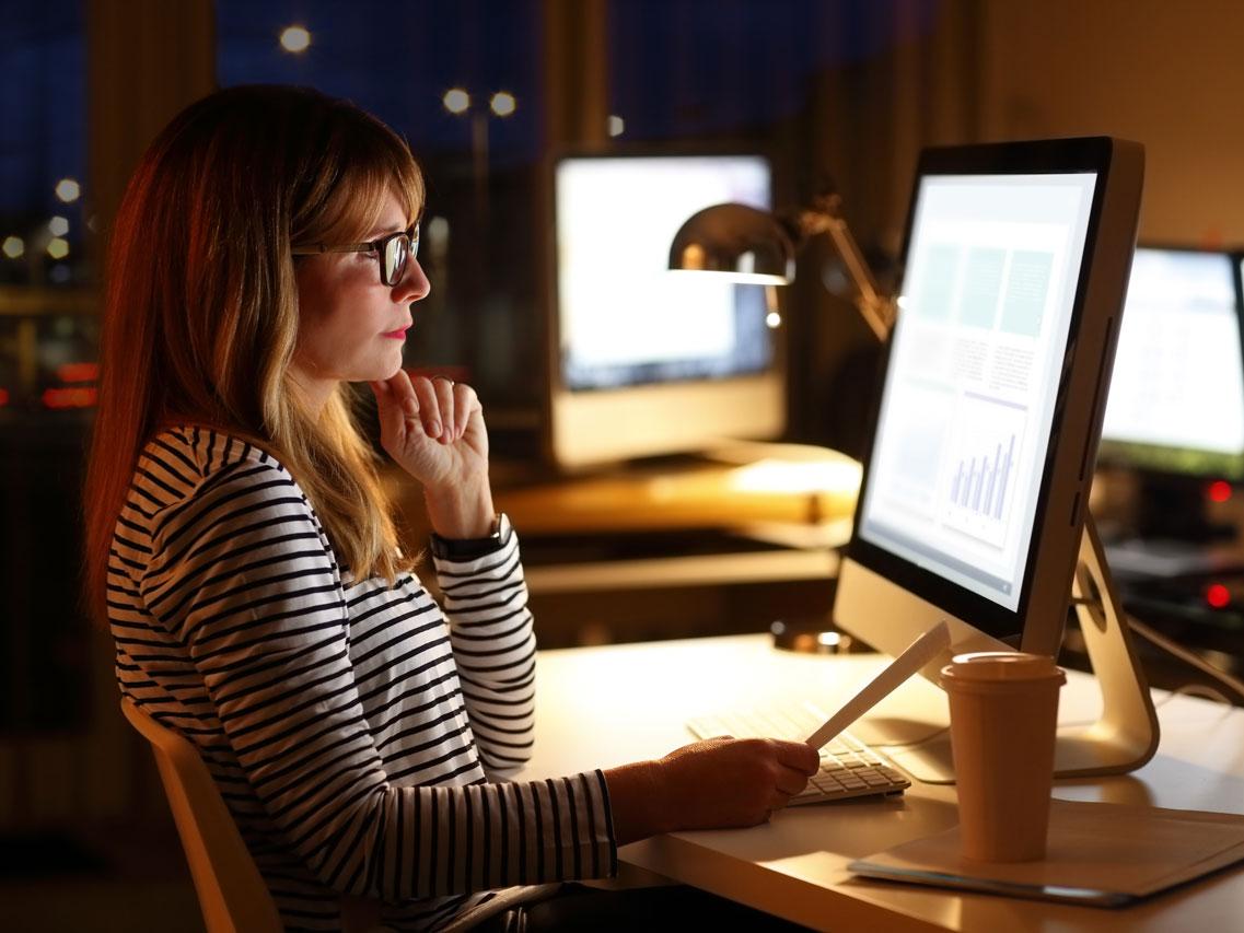 Una visione più rilassata nel mondo digitale: protezione contro la luce blu