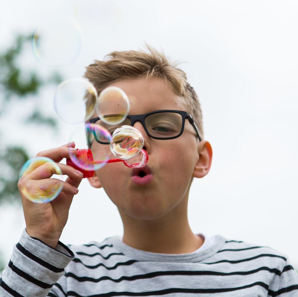 I bambini hanno bisogno di un buon paio di occhiali